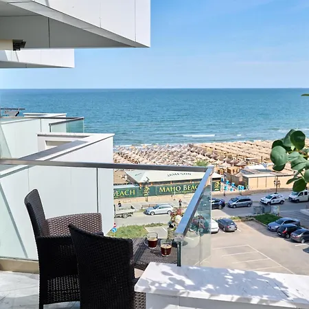 Cleo Infinity Alz Apartment *